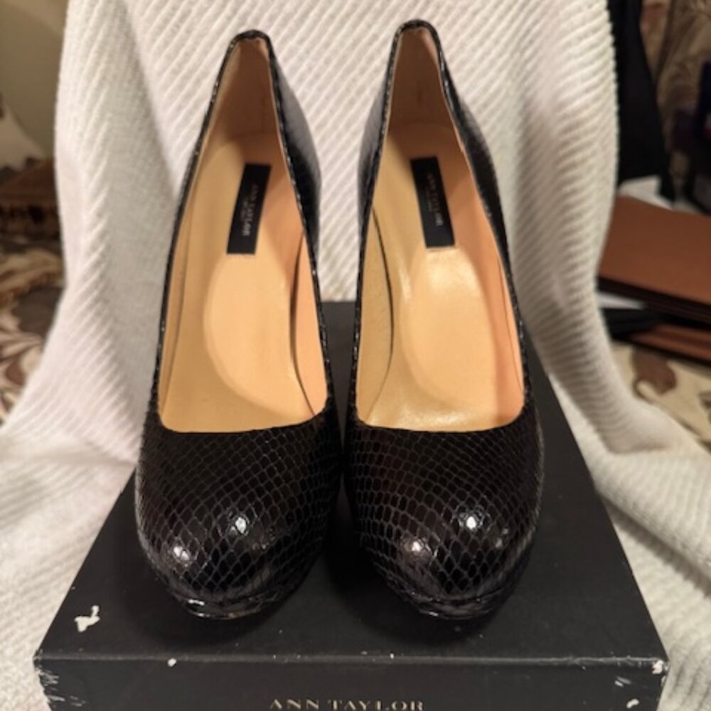 Ann Taylor Snakeskin Round Toe Platform Pumps